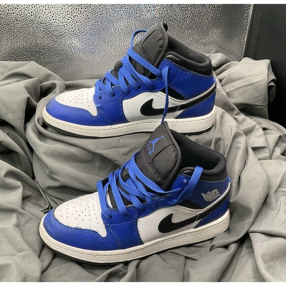 Air Jordan 1 Mid GS Royal /Black/White Size 4 Youth~New W/ Box~ - Picture 1 of 7
